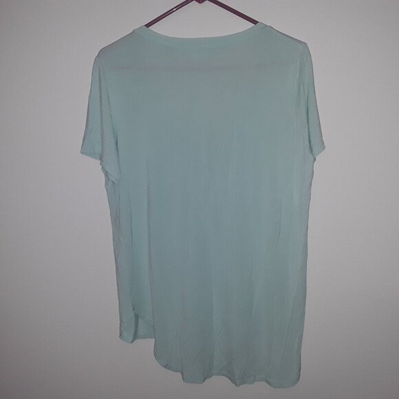 Ladies Pico, LG light turqoise curved hem, longer in back,v neck, pocket tee - Picture 3 of 6
